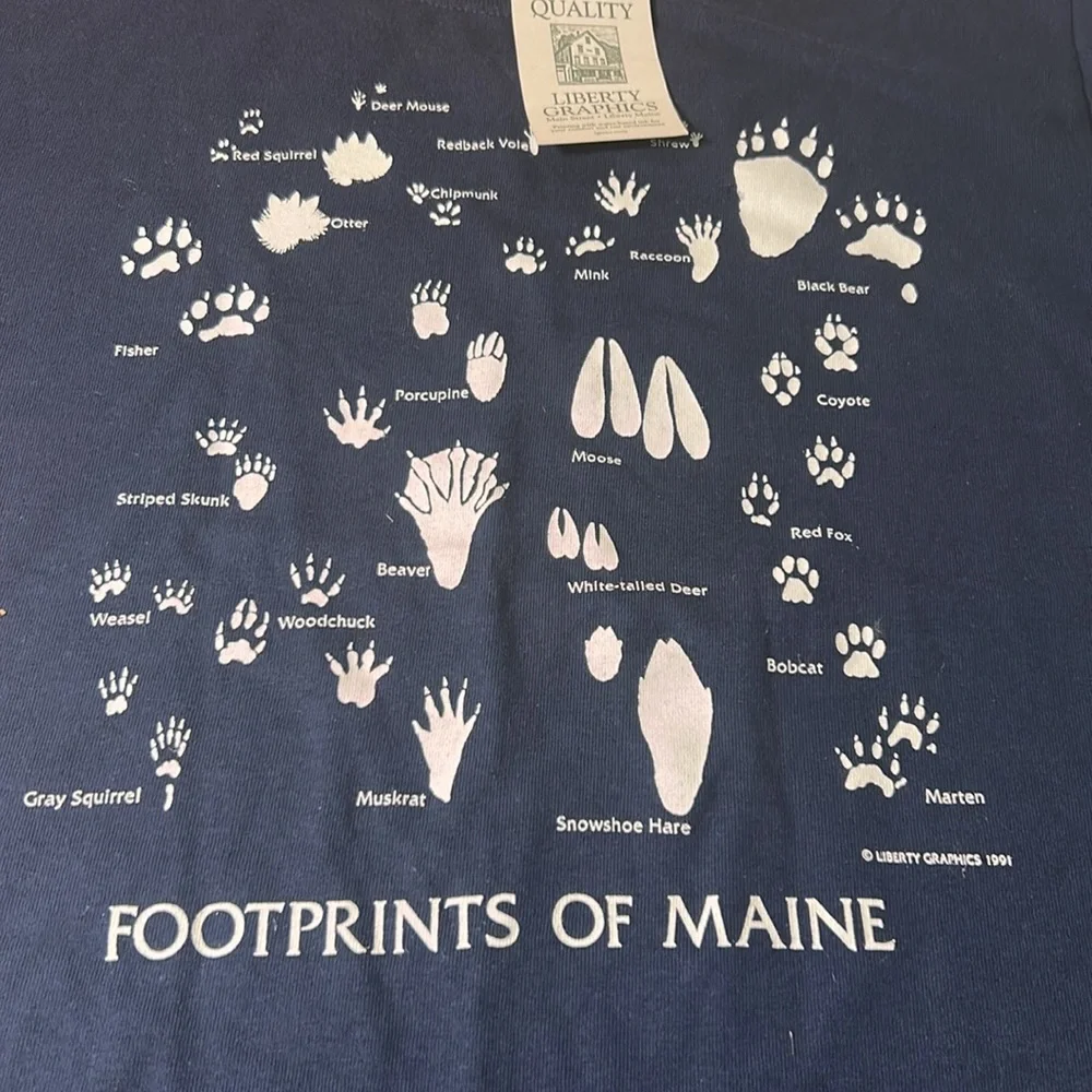Footprints of Maine glow in the dark graphic printed tee size medium - Picture 6 of 9